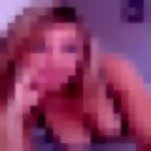 Siham, 20 ans, connectée à Aigrefeuille-sur-Maine pour une rencontre coquine
