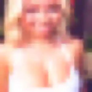 Azalee, 24 ans, disponible à Avermes pour une rencontre coquine