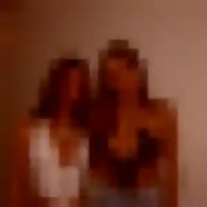 Augustine, fille de 19 ans propose rencontre libertine à Bassens