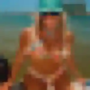 Estelle, femme de 26 ans propose rencontre libertine à Bénodet