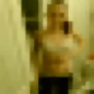 Adelaide, 32 ans, dispo pour rencontre libertine à Champagne-sur-Oise
