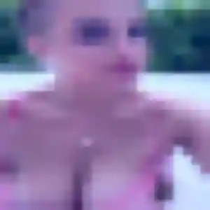 Charmante Luna, 26 ans à Foix - voir sa photo