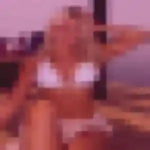 Charmante Alix, 23 ans à Hillion - la contacter