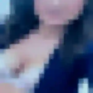 Faustine, 40 ans, connectée à Le Soler pour un rencontre libertine