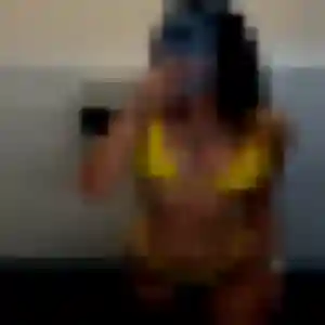 Emilie, 38 ans, dispo pour rencontre libertine à Le Versoud