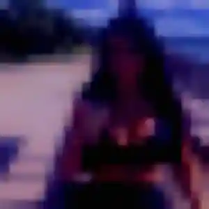 Prisca, 22 ans, connectée à Lourdes pour une rencontre coquine