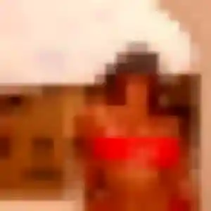 Helena (39 ans) à Neauphle-le-Château propose un rencontre libertine ce soir