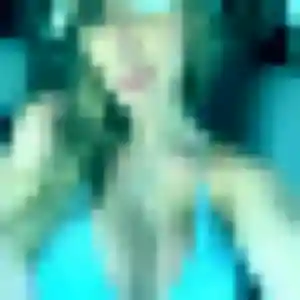Rejoins Marie-Cecile, 19 ans à Pléneuf-Val-André en privé