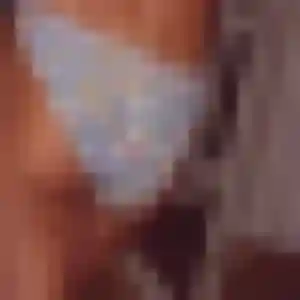 Florence, femme de 23 ans cherche rencontre libertine à Rives-du-Loir-en-Anjou