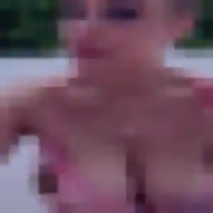 Photo privée de Amira, 19 ans à Saint-Gildas-des-Bois - rencontre coquine
