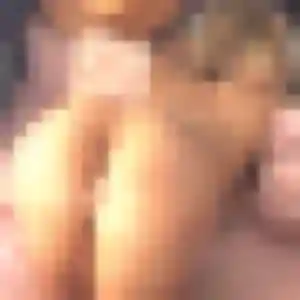 Augustine, 25 ans, disponible à Saint-Jean-de-Monts pour une rencontre coquine
