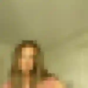 Alessandra, 25 ans, connectée à Saint-Pierre-de-Chandieu pour un rencontre libertine