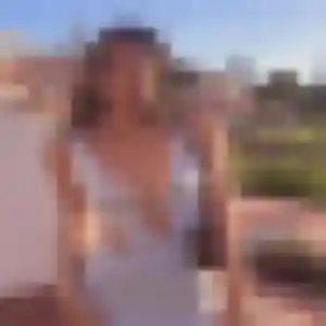 Contacte Nina, 23 ans à Sainte-Foy-lès-Lyon en privé