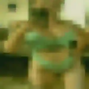 Charmante Ulrike, 29 ans à Savonnières - voir sa photo