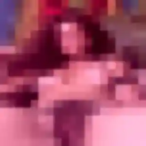 Elena, 20 ans, en ligne à Tarascon-sur-Ariège pour une rencontre coquine